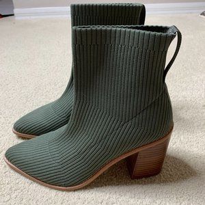 Steven by Steve Madden Stacked-Heel Sock Booties Green Women's Size 8.5